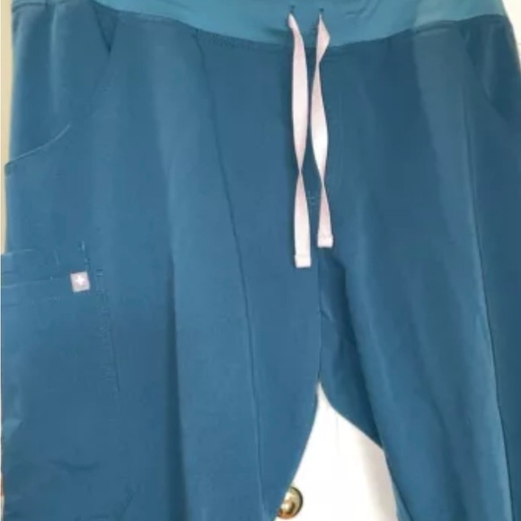 Two pair Figs Technical Collection Women's Sz XL Scrubs Pants Drawstring nurse - Picture 4 of 10
